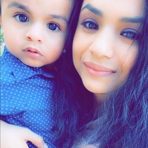 Meet your Posher, Gloria